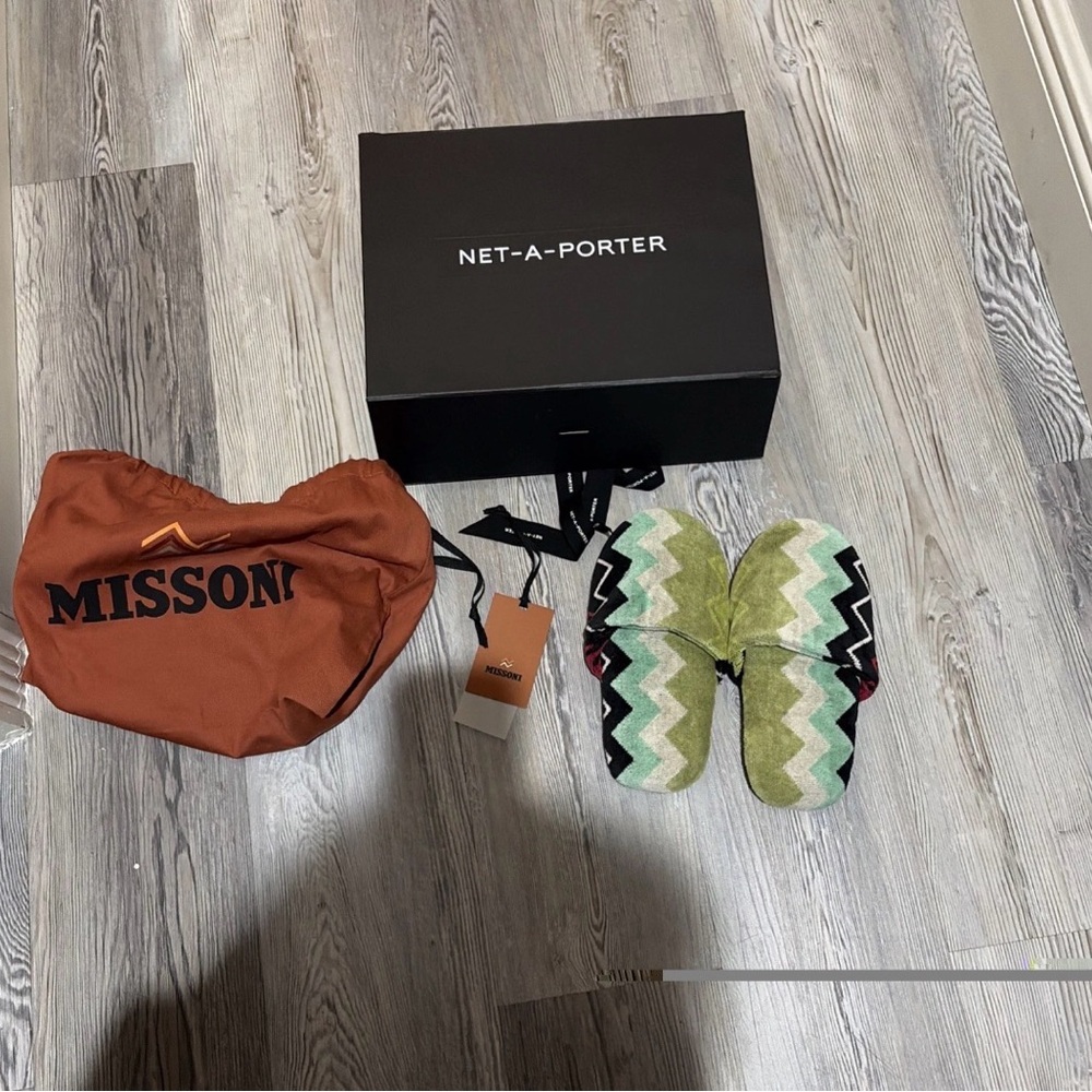 Brand new Missoni Multicolor Zigzag Slippers with Bag